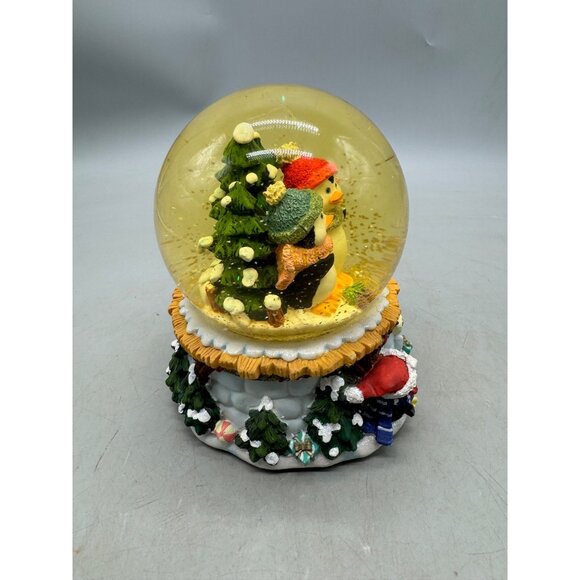 Christmas Musical Snow Globe With Penguins & Christmas Tree Scene READ - Picture 6 of 10